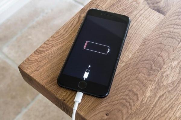 5 مورد اشتباه در زمان شارژ باتری تلفن همراه ، راه چاره هایی برای جلوگیری از مصرف زیاد باتری